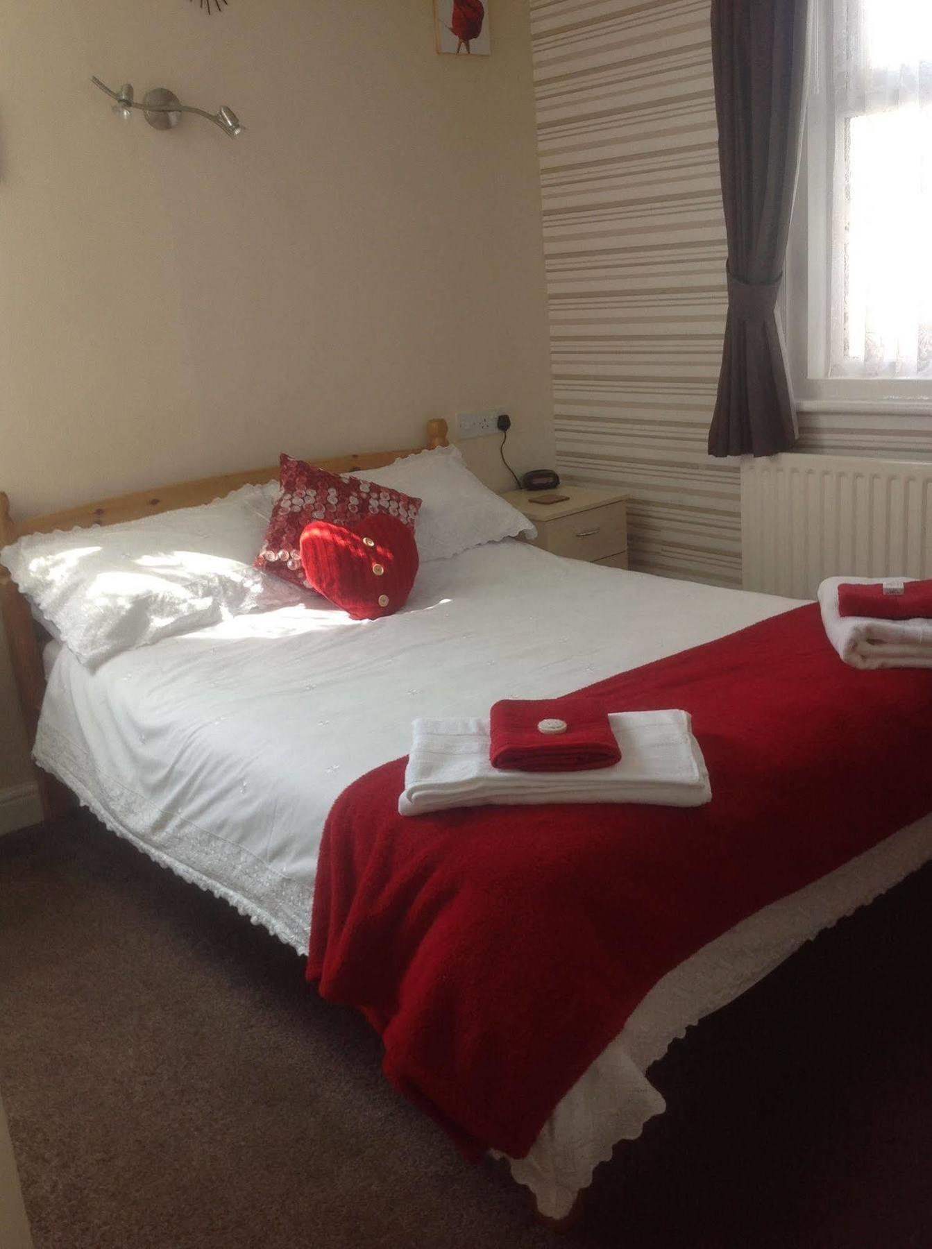 Cleasewood Guest House Great Yarmouth Exterior foto